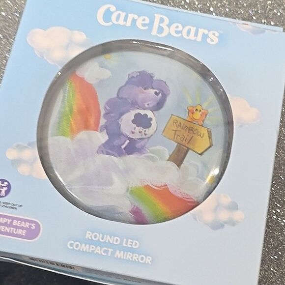 Impressions X Care Bears Grumpy Bear's Adventure LED Compact Mirror - Picture 8 of 8